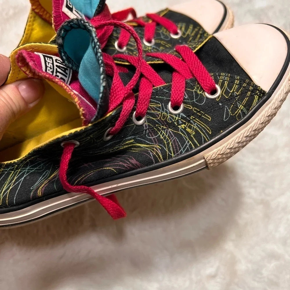 Converse sneakers size 4